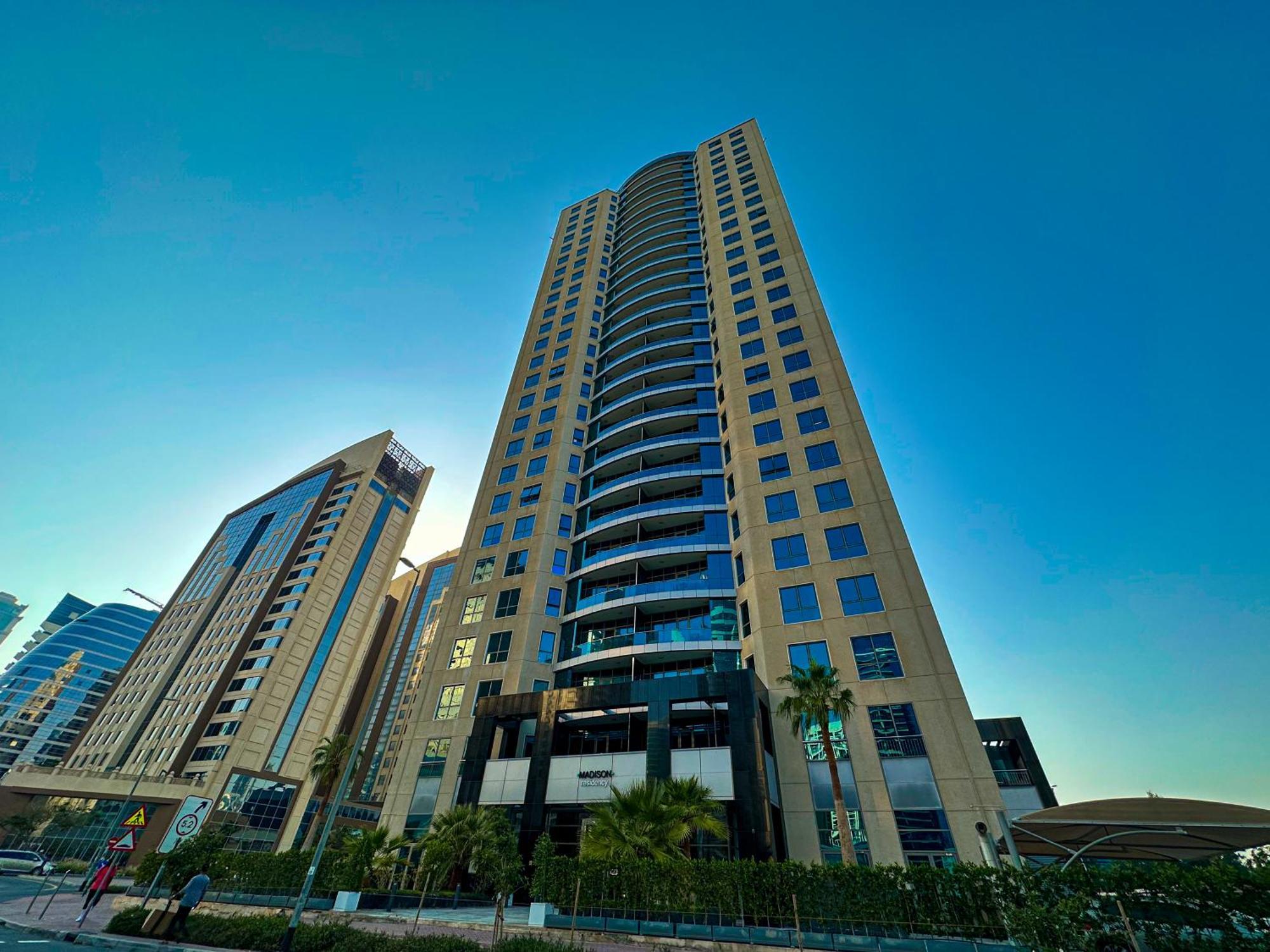 Higuests - Chic At Madison Residency Close Metro Apartment *